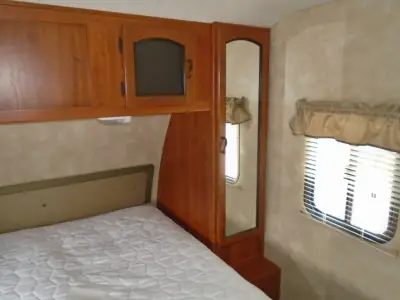 2011 Coachmen Freedom Express LTZ 246RKS photo 20