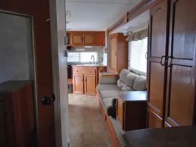 2011 Coachmen Freedom Express LTZ 246RKS photo 18