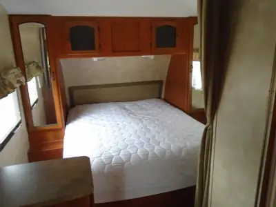 2011 Coachmen Freedom Express LTZ 246RKS photo 14