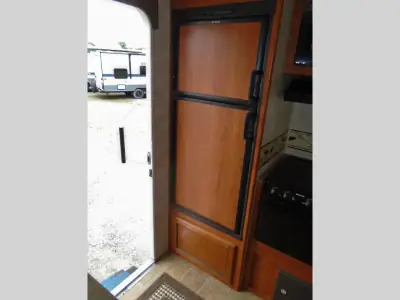 2011 Coachmen Freedom Express LTZ 246RKS photo 21