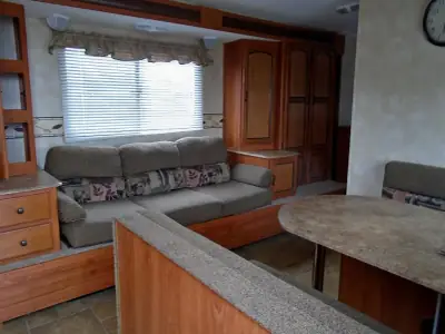 2011 Coachmen Freedom Express LTZ 246RKS photo 8