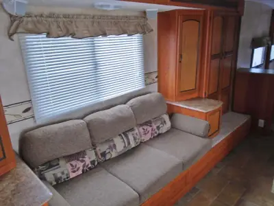 2011 Coachmen Freedom Express LTZ 246RKS photo 13