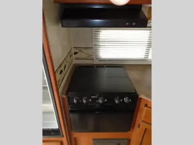 2011 Coachmen Freedom Express LTZ 246RKS photo 23