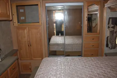2004 Coachmen COACHMEN 402 TS SPORTSCOACH DEAL PENDING photo 24