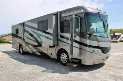 2004 Coachmen COACHMEN 402 TS SPORTSCOACH DEAL PENDING photo 2
