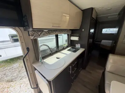 2018 Thor Motor Coach AXIS 25 2 photo 6