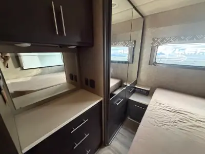 2018 Thor Motor Coach AXIS 25 2 photo 13