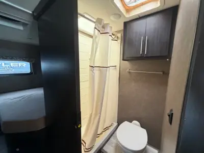 2018 Thor Motor Coach AXIS 25 2 photo 9