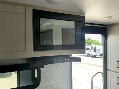 2027 Jayco Jay Feather 18RBF photo 13