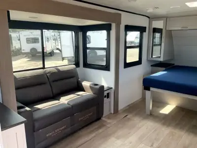 2027 Jayco Jay Feather 18RBF photo 8