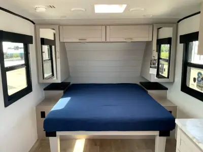 2027 Jayco Jay Feather 18RBF photo 19