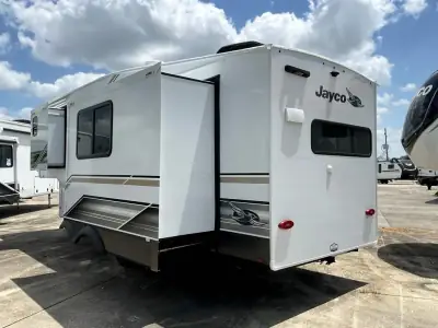 2027 Jayco Eagle SLE Fifth Wheel 24MLE photo 30