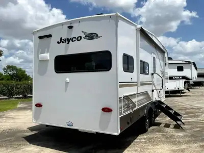 2027 Jayco Eagle SLE Fifth Wheel 24MLE photo 29