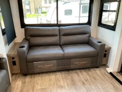 2027 Jayco Eagle 355MBQS photo 13