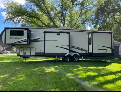 Used 2017 Forest River Sandpiper 377FLIK