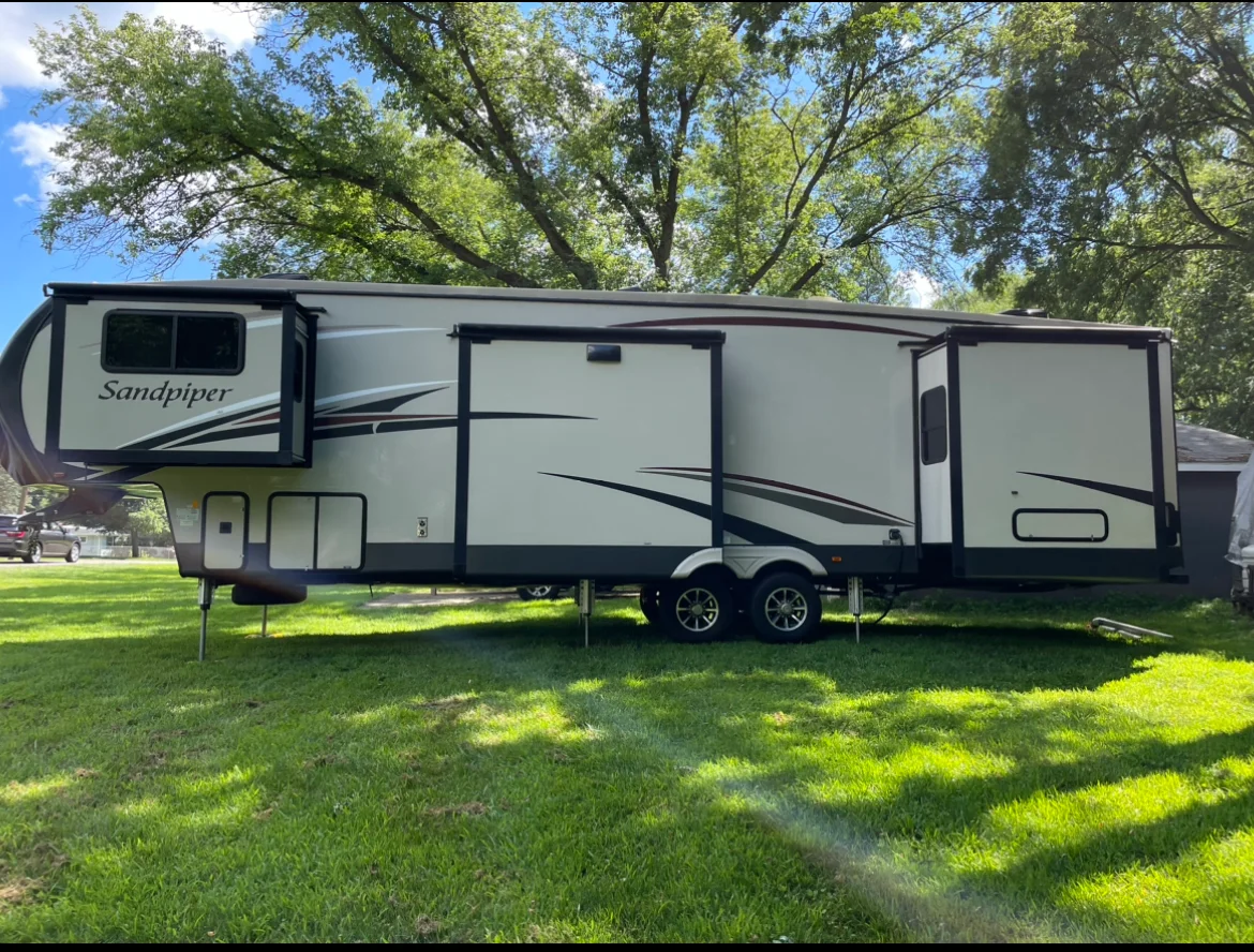 2017 FOREST RIVER SANDPIPER exterior