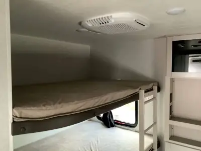 2027 Jayco Jay Flight SLX 321BDS photo 27
