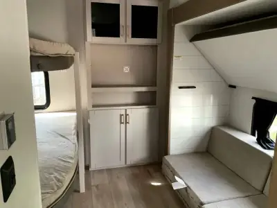 2027 Jayco Jay Flight SLX 321BDS photo 24