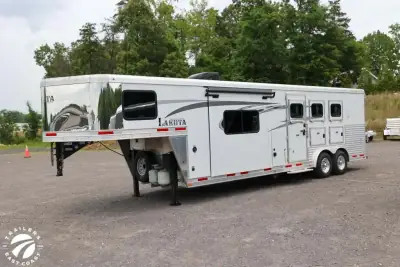 2016 Lakota Charger C8311RK photo 2