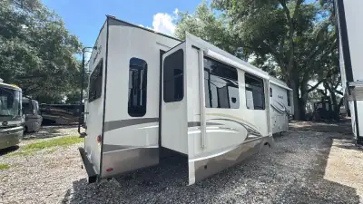 2018 Jayco Eagle Fifth Wheel 355MBQS photo 8