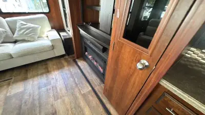 2018 Jayco Eagle Fifth Wheel 355MBQS photo 44
