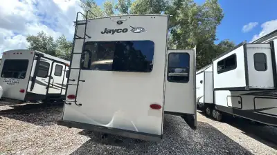 2018 Jayco Eagle Fifth Wheel 355MBQS photo 7