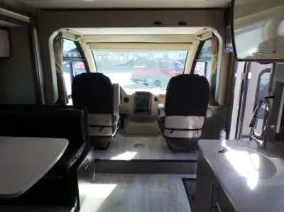 2018 Thor Motor Coach Vegas 25.4 photo 26
