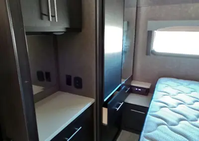 2018 Thor Motor Coach Vegas 25.4 photo 22