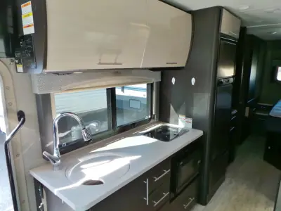2018 Thor Motor Coach Vegas 25.4 photo 13