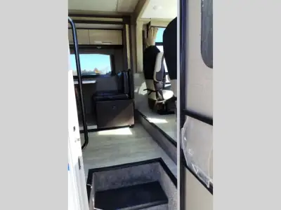 2018 Thor Motor Coach Vegas 25.4 photo 10