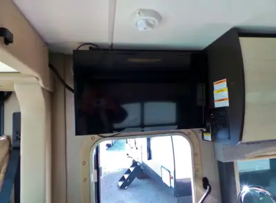 2018 Thor Motor Coach Vegas 25.4 photo 14