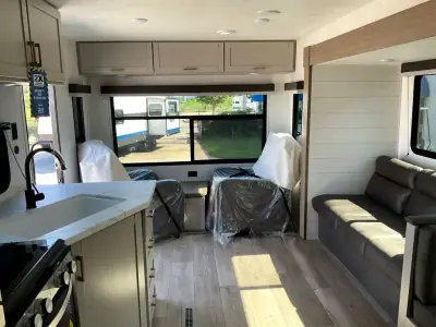 2027 Jayco Jay Flight SLX 262RLS photo 9