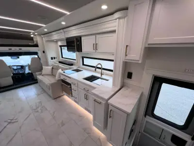 2027 Showhauler Adventure A4502 A4502 photo 17