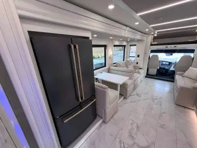2027 Showhauler Adventure A4502 A4502 photo 18