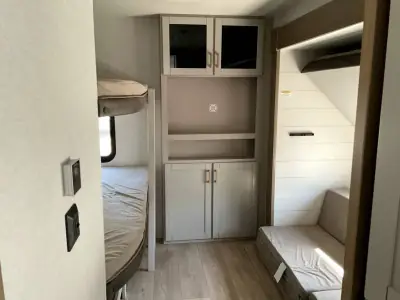2027 Jayco Jay Flight SLX 321BDS photo 24