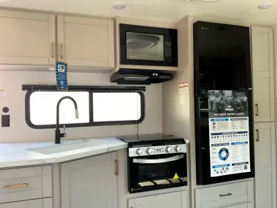 2027 Jayco Jay Flight SLX 321BDS photo 17