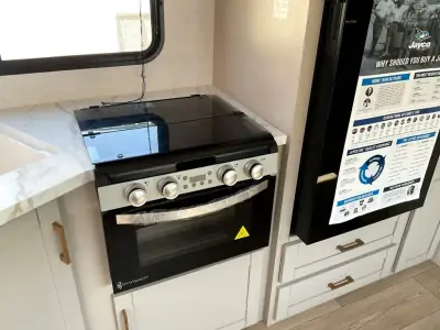 2027 Jayco Jay Flight SLX 321BDS photo 18