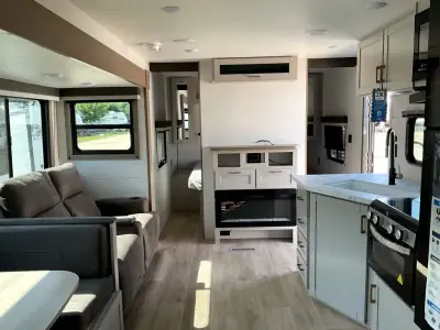 2027 Jayco Jay Flight SLX 321BDS photo 8