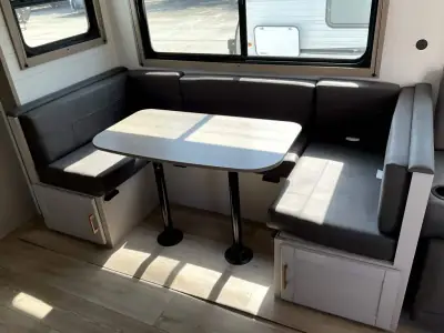 2027 Jayco Jay Flight SLX 321BDS photo 14