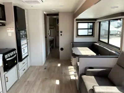 2027 Jayco Jay Flight SLX 321BDS photo 10