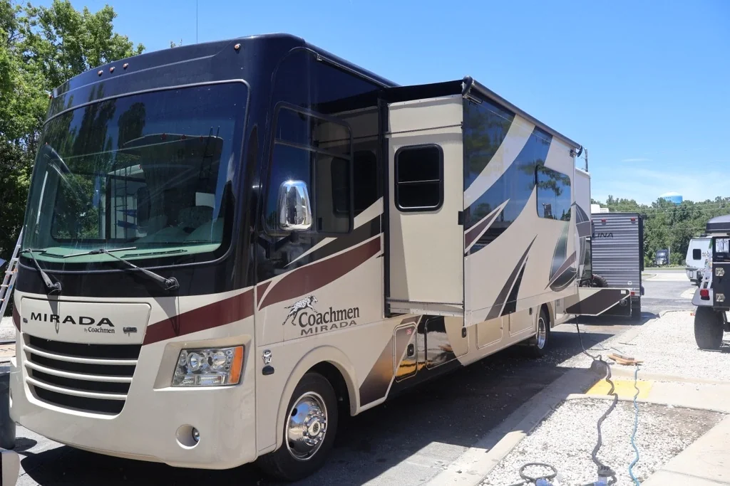 2019 Coachmen MIRADA 350DS exterior