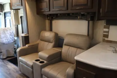 2019 Coachmen MIRADA 350DS photo 9