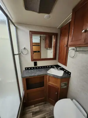 2018 Winnebago VISTA 29VE photo 11