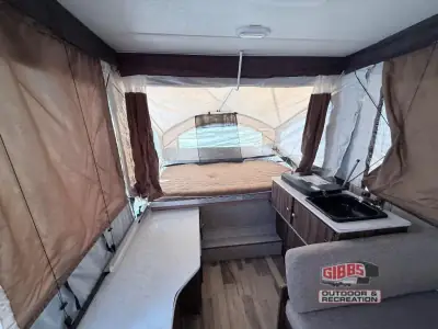2019 Coachmen Clipper Camping Trailers 106 Sport photo 9