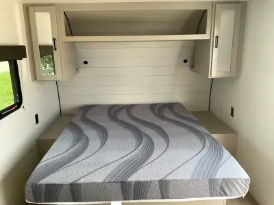2027 Jayco Jay Flight 250BH photo 12
