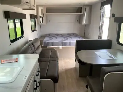 2027 Jayco Jay Flight 250BH photo 10