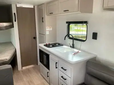 2027 Jayco Jay Flight 250BH photo 16