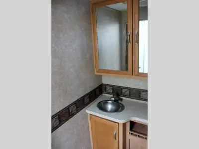 2009 Four Winds Chateau 28A photo 20