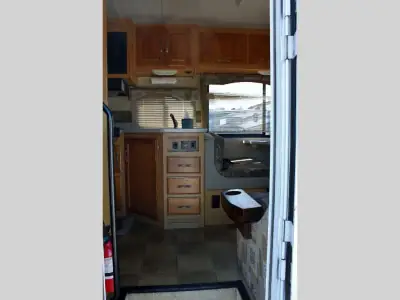 2009 Four Winds Chateau 28A photo 9