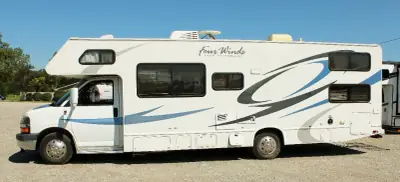 2009 Four Winds Chateau 28A photo 2